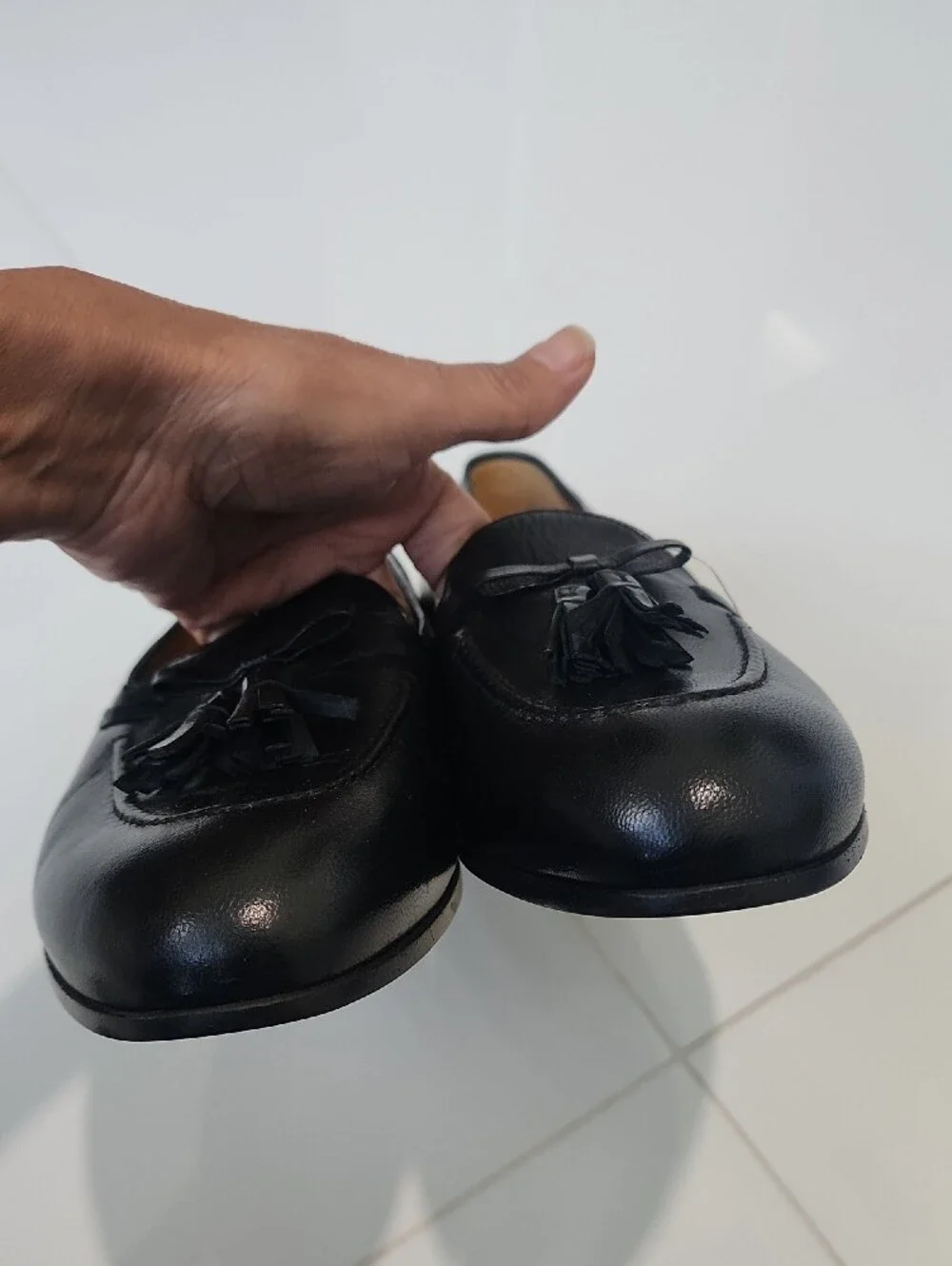 Gucci Black Leather Tassel Loafers with Gold Cat Accent